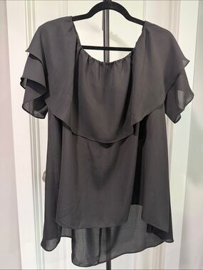 Women’s Black Ruffle Short Sleeve/off shoulder hi/low Blouse